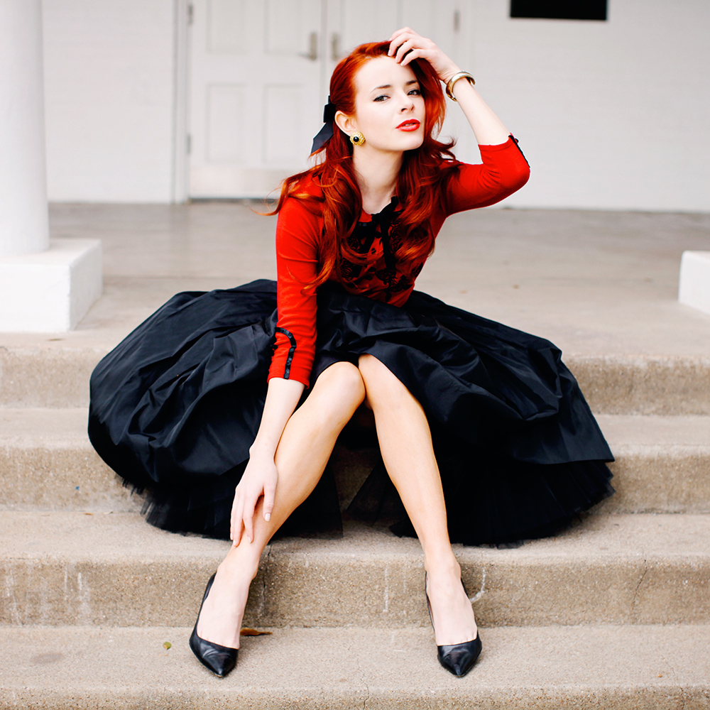 2.-red-and-black-vintage-outfit1.jpg