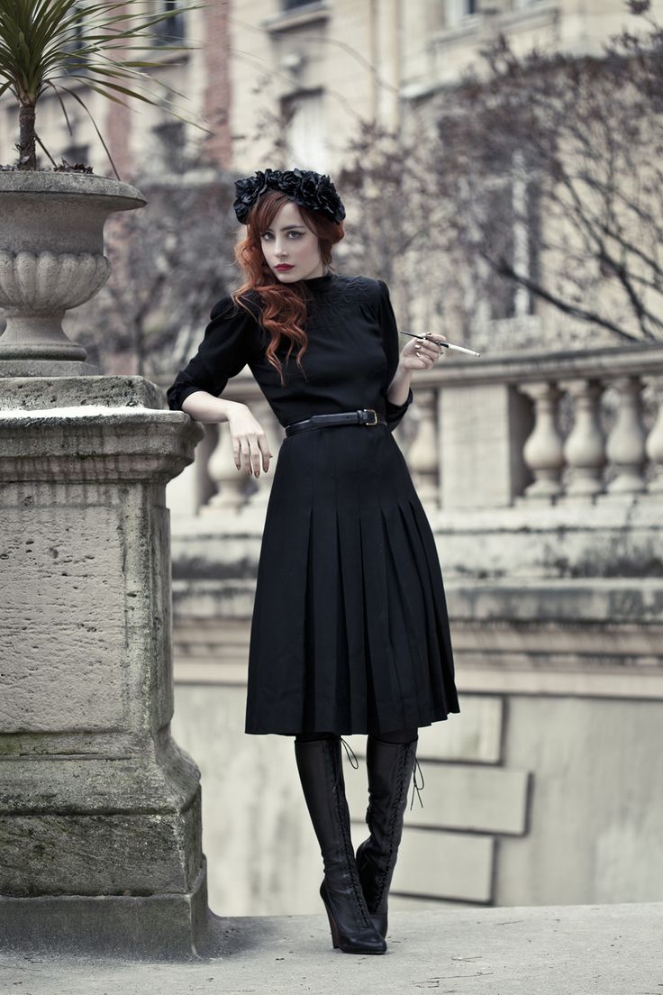 3.-Parisian-all-black-outfit.jpg