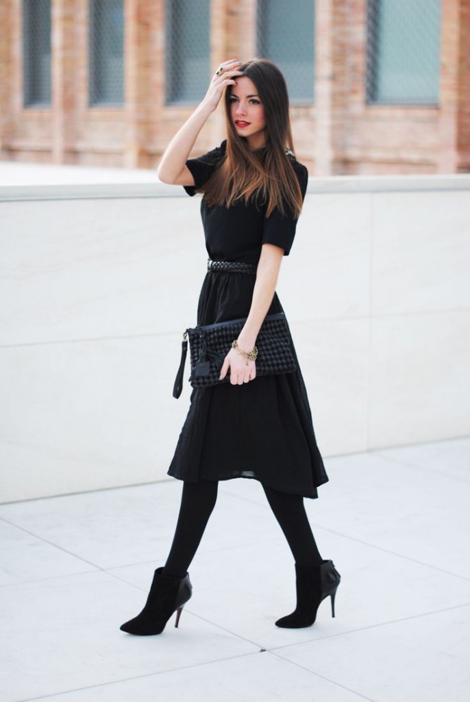all-black-outfit-midi-dress-and-tights-686x1024.jpg