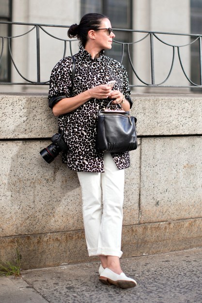 7 fashion-2015-09-french-girl-style-garance-dore-flats-jeans-coat-main.jpg