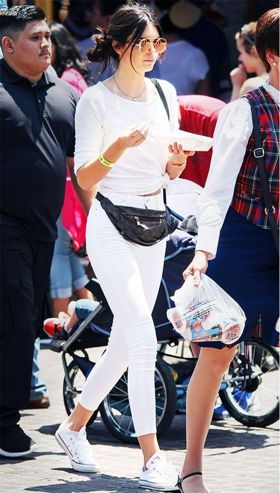5 fanny-pack-kendall-jenner-outfit.jpg
