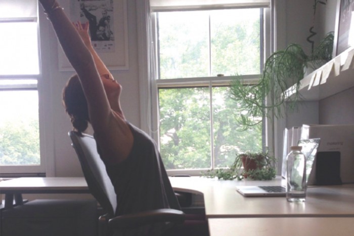 上班族必学 5种办公室瑜伽动作缓解疲劳感